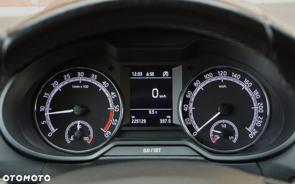 Skoda Octavia 1.6 TDI Premium Edition - 11