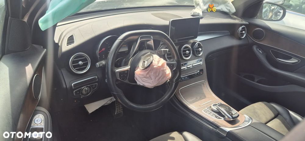 Mercedes-Benz GLC - 21