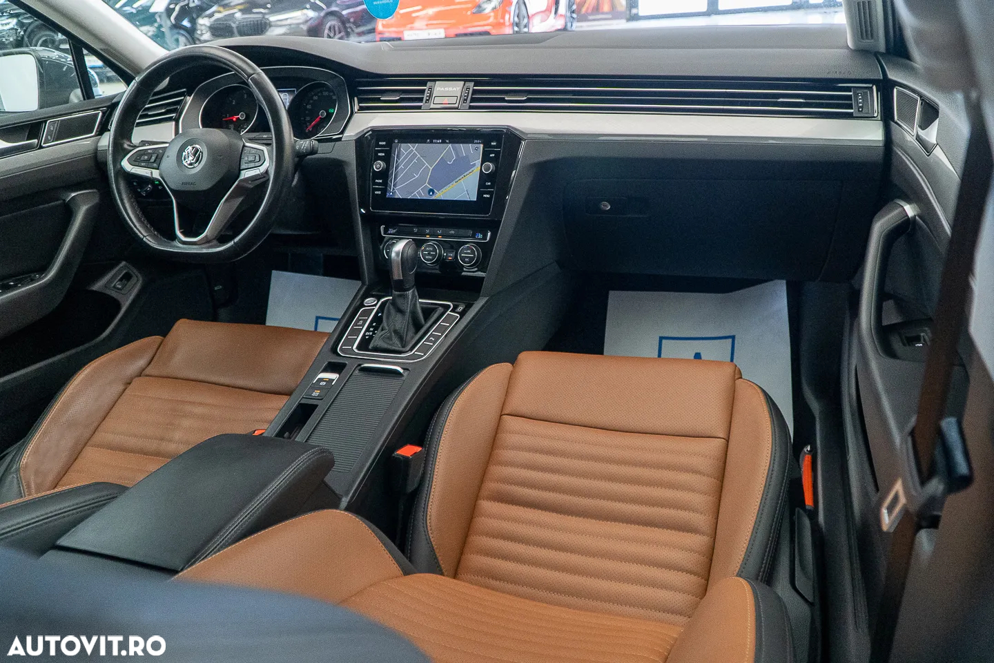 Volkswagen Passat 1.6 TDI DSG Comfortline - 3