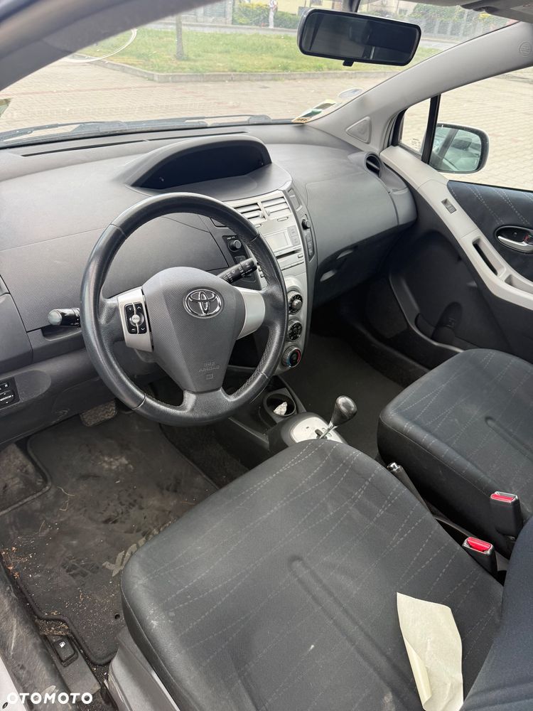 Toyota Yaris - 9