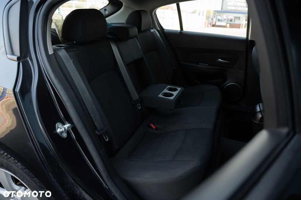 Chevrolet Cruze - 35