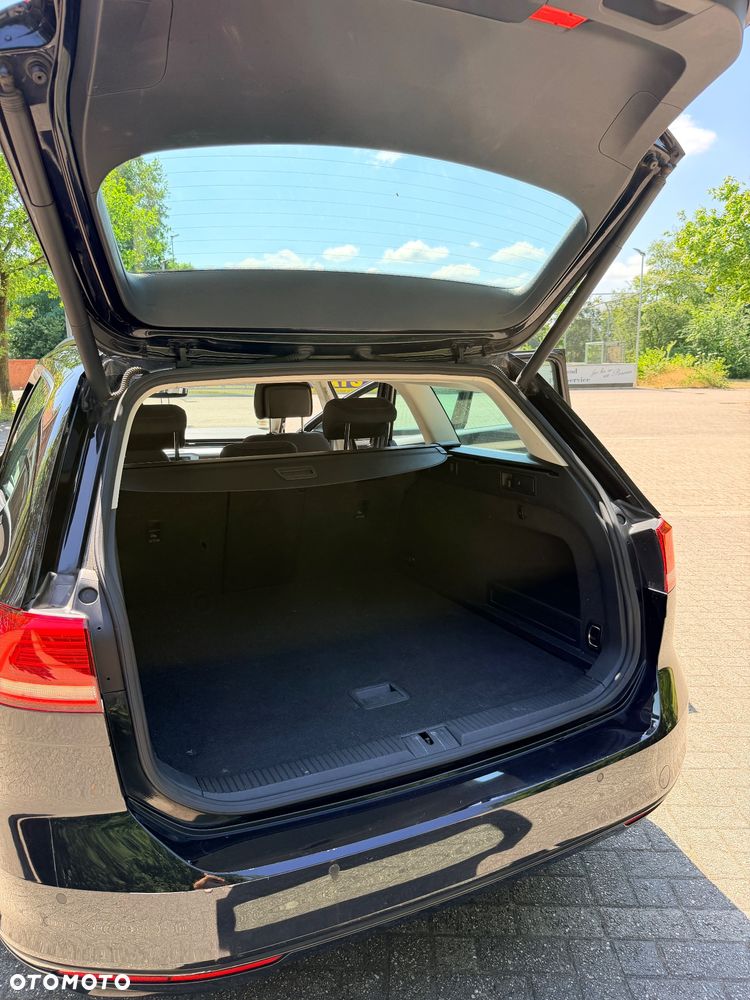 Volkswagen Passat - 10