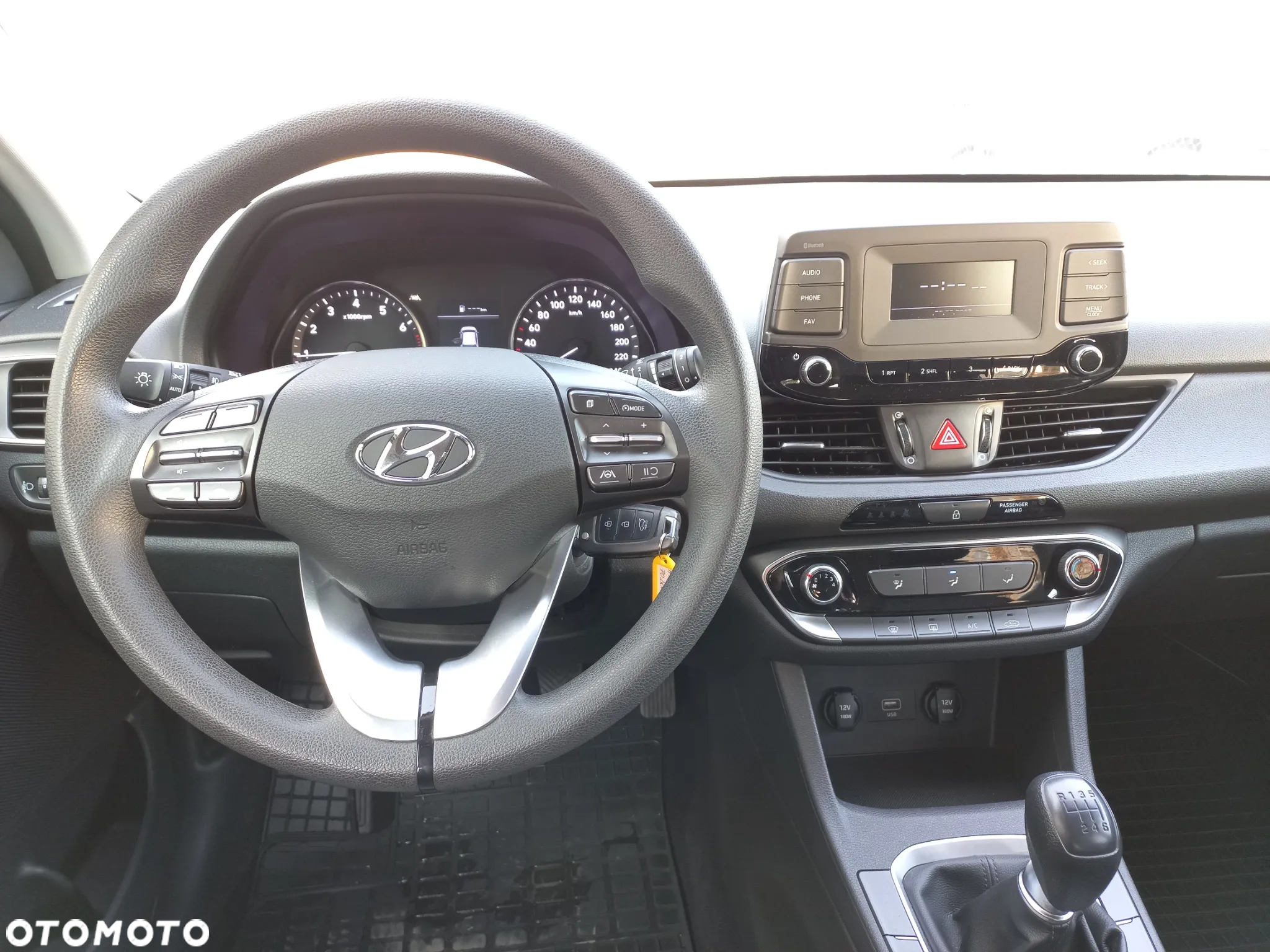 Hyundai i30 1.5 DPI Classic + - 9