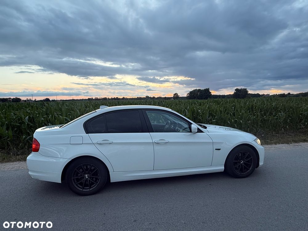 BMW Seria 3 318d - 6