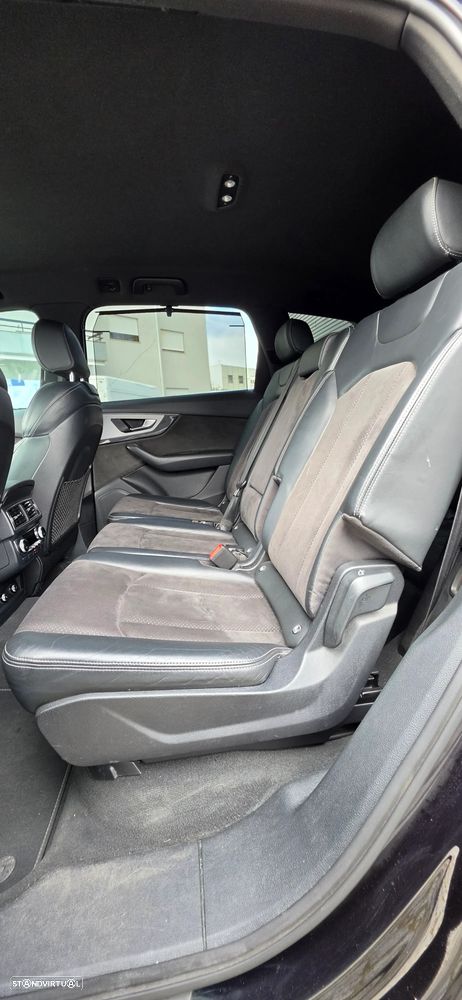 Audi Q7 3.0 TDI quattro S-line Tiptronic 7L - 13