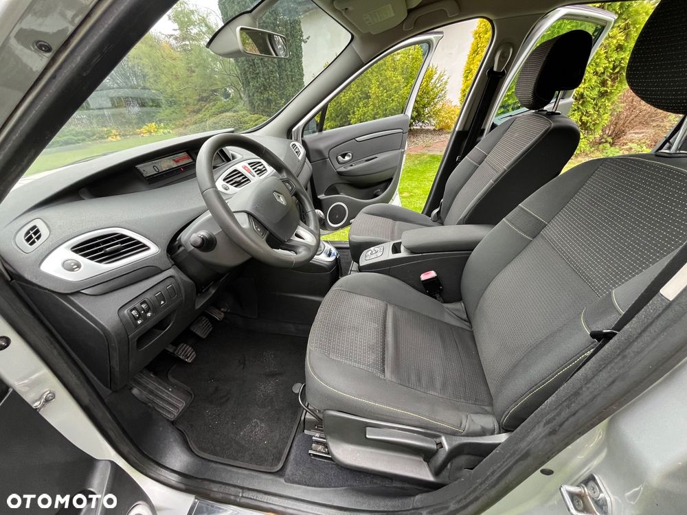 Renault Grand Scenic - 12