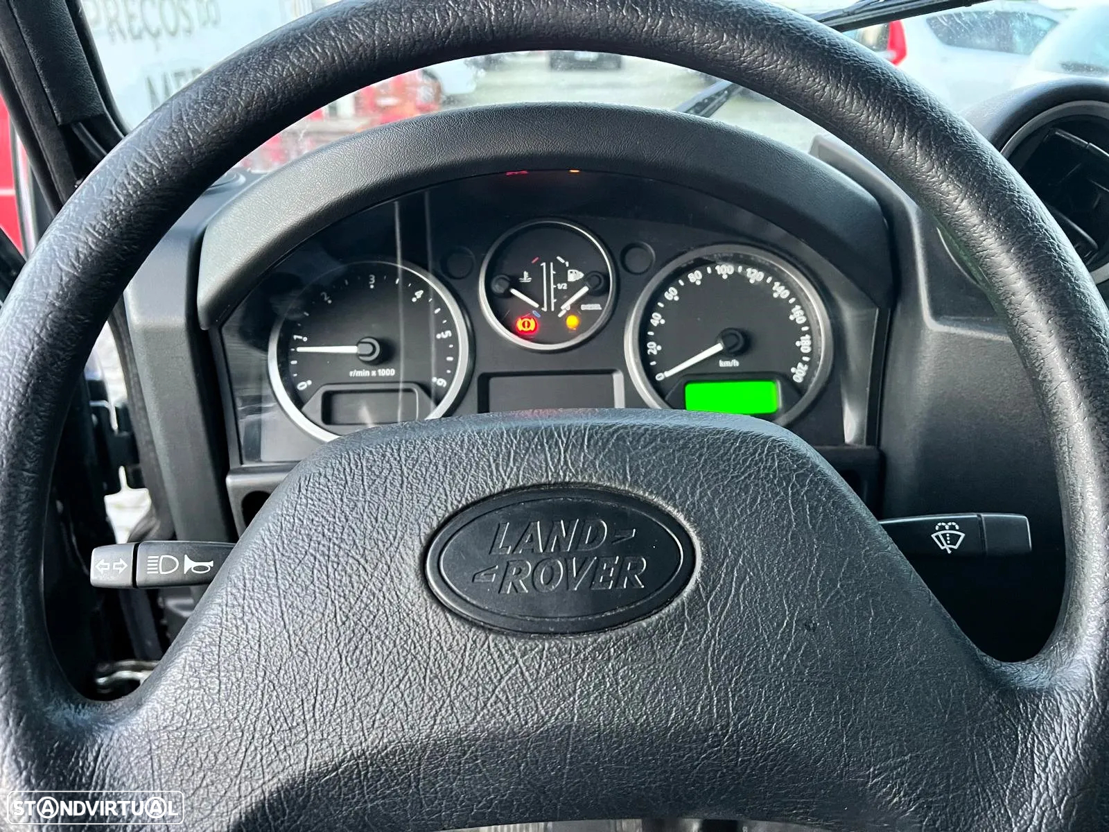 Land Rover Defender - 13