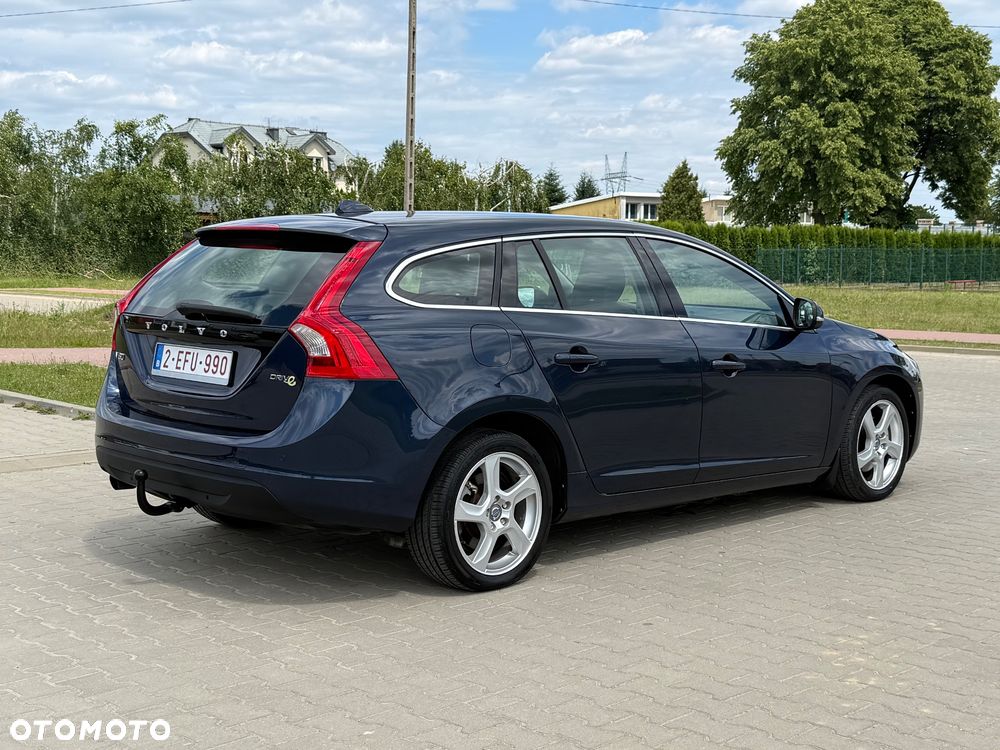Volvo V60 D2 Momentum - 14