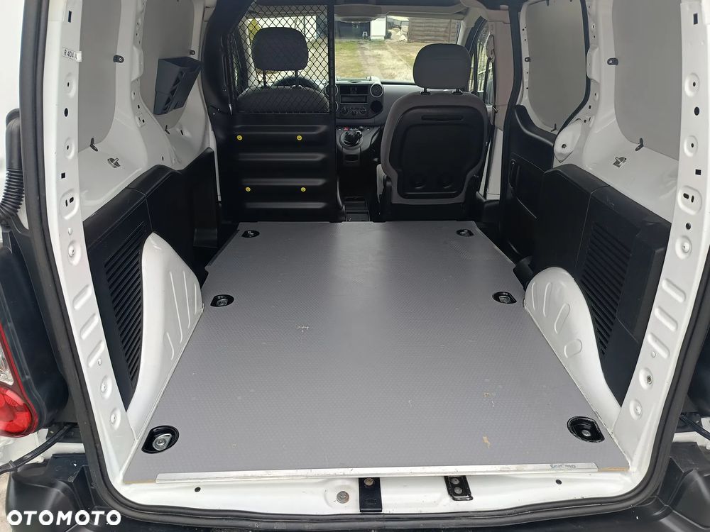 Peugeot Partner - 17