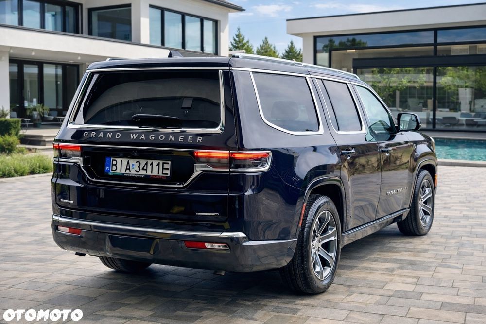 Jeep Grand Wagoneer - 6