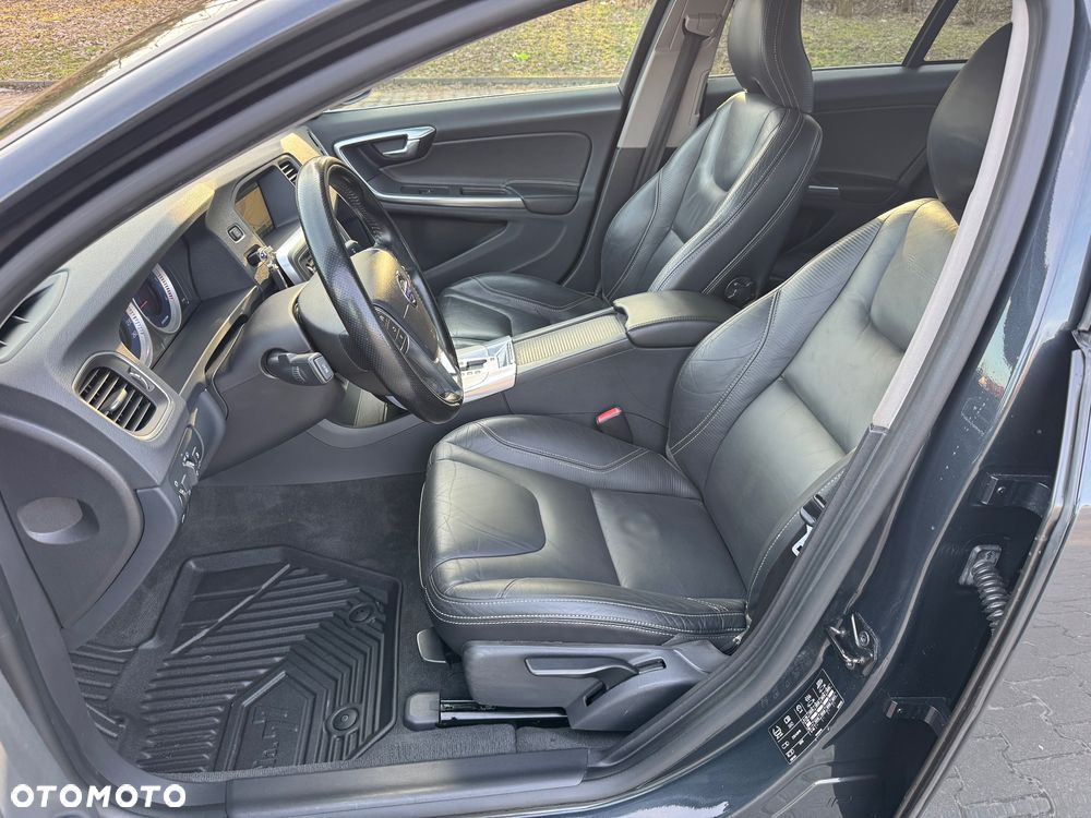 Volvo S60 D3 Summum - 35