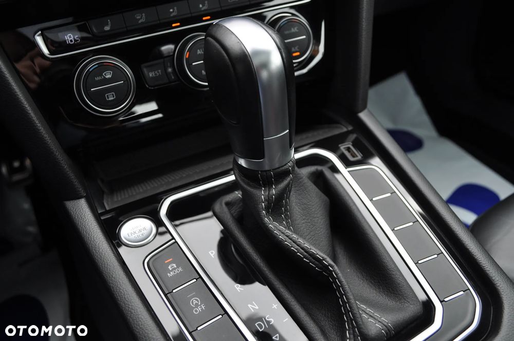 Volkswagen Arteon 2.0 TSI 4Motion R-Line DSG - 28