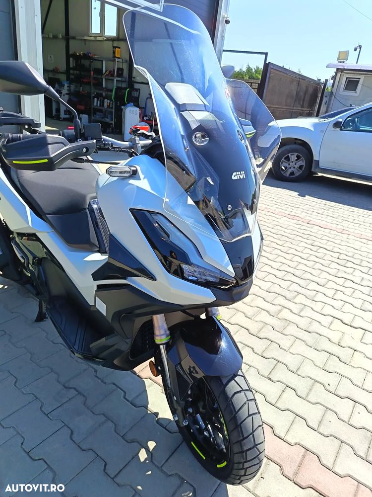 Honda ADV 350 - 1