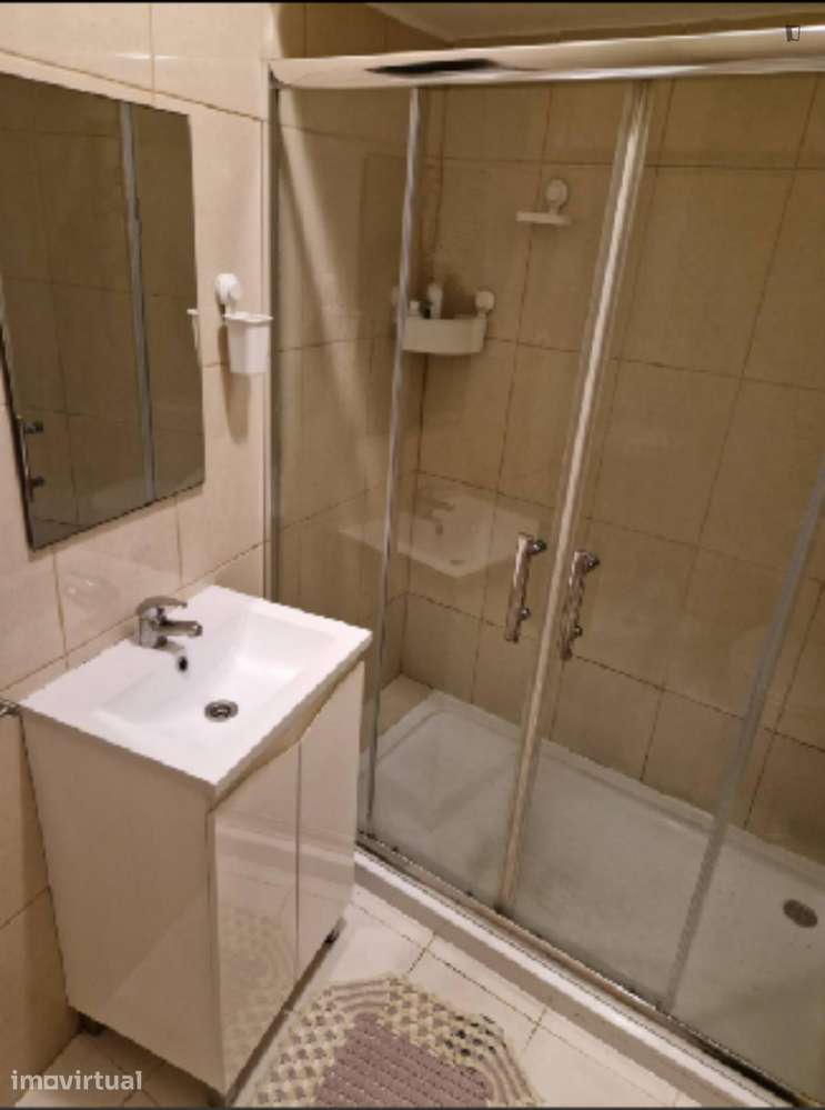 Quarto - localizado em Cedofeita Porto - Grande imagem: 5/17