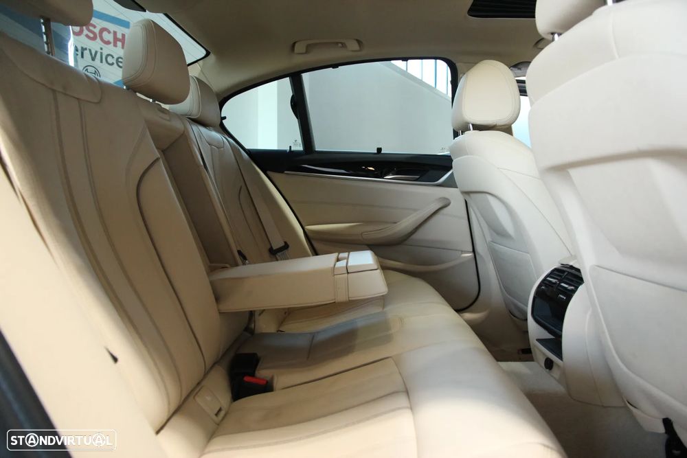 BMW 530 e iPerformance Line Luxury - 27