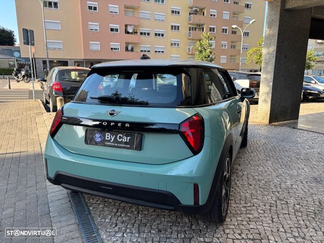 MINI 3 Portas Cooper C Classic M - 24