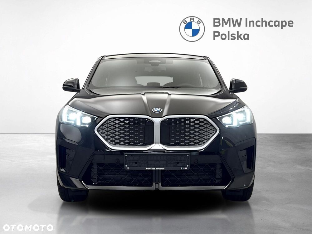 BMW iX2 - 9