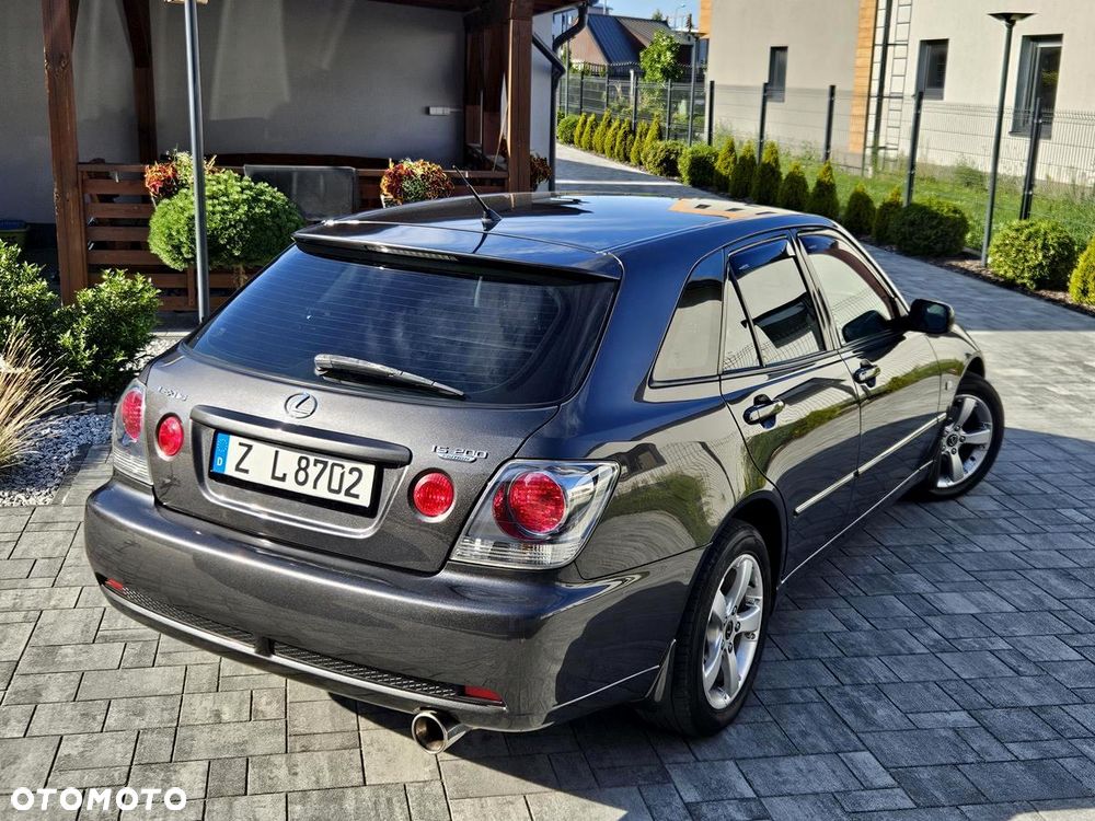 Lexus IS 200 SC Prestige - 11