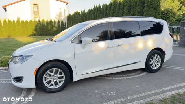 Chrysler Pacifica - 6