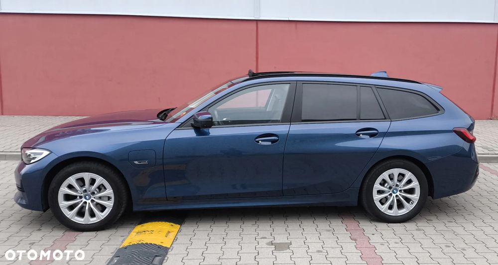 BMW Seria 3 330e Luxury Line - 26