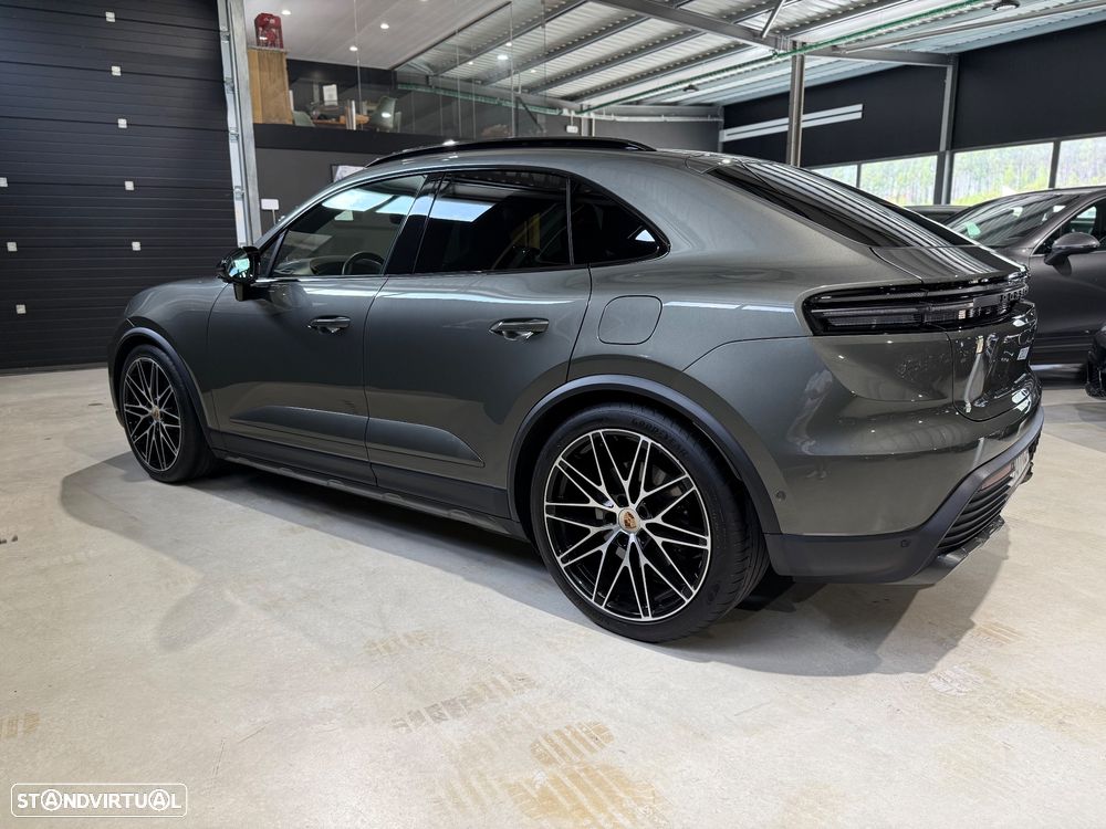Porsche Macan Electric 4 - 9
