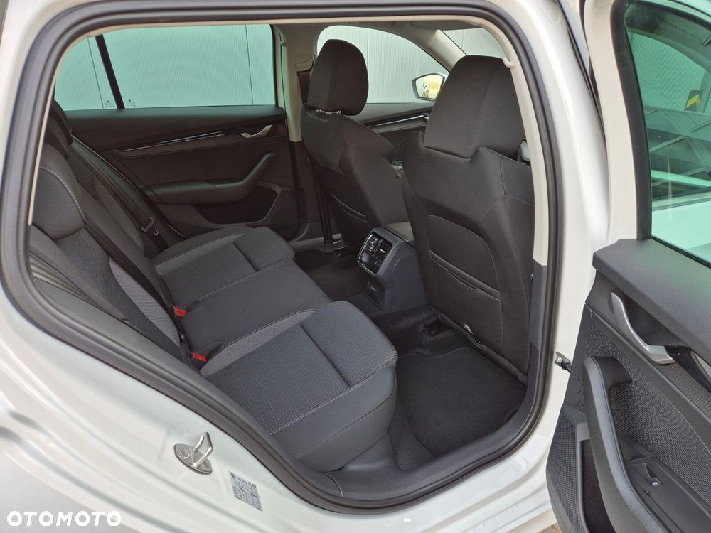 Skoda Octavia 1.5 TSI Selection - 12