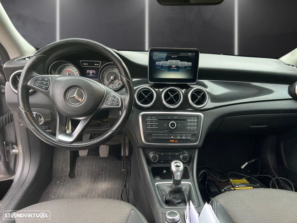 Mercedes-Benz CLA 180 - 15