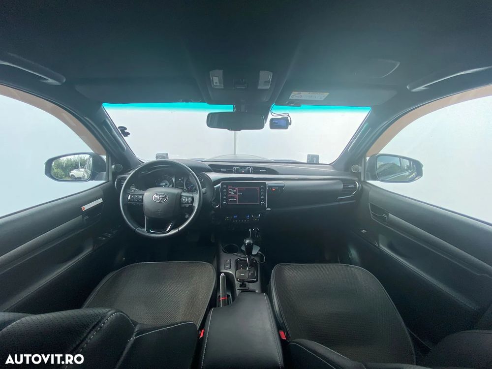 Toyota Hilux 2.8D 204CP 4x4 Double Cab AT Invincible - 14