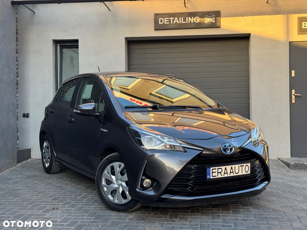 Toyota Yaris Hybrid 100 Business Edition - 2