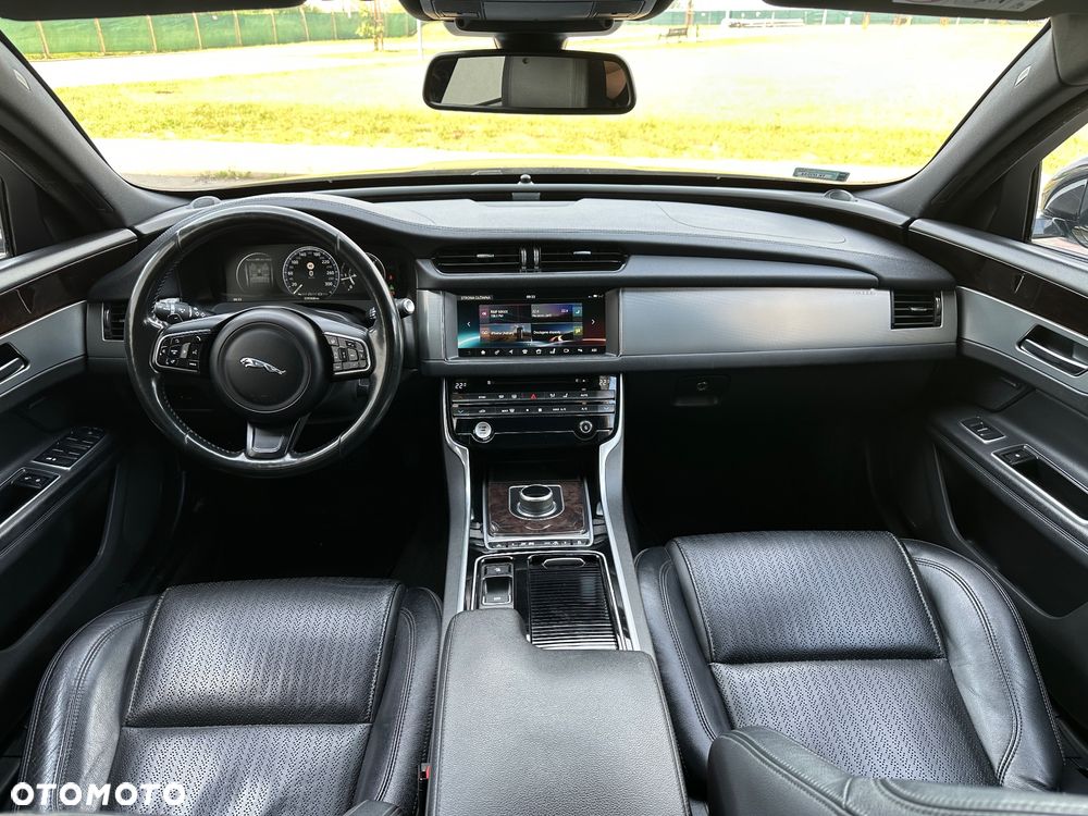 Jaguar XF - 13
