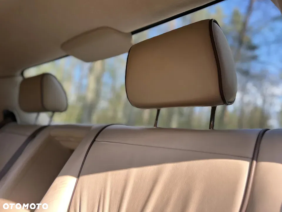 Jaguar XJ - 23