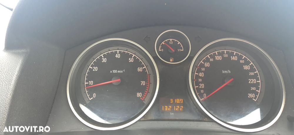 Opel Astra 1.6 Essentia - 9