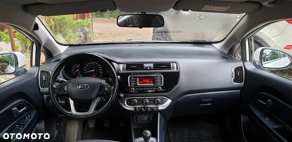 Kia Rio 1.2 L - 11