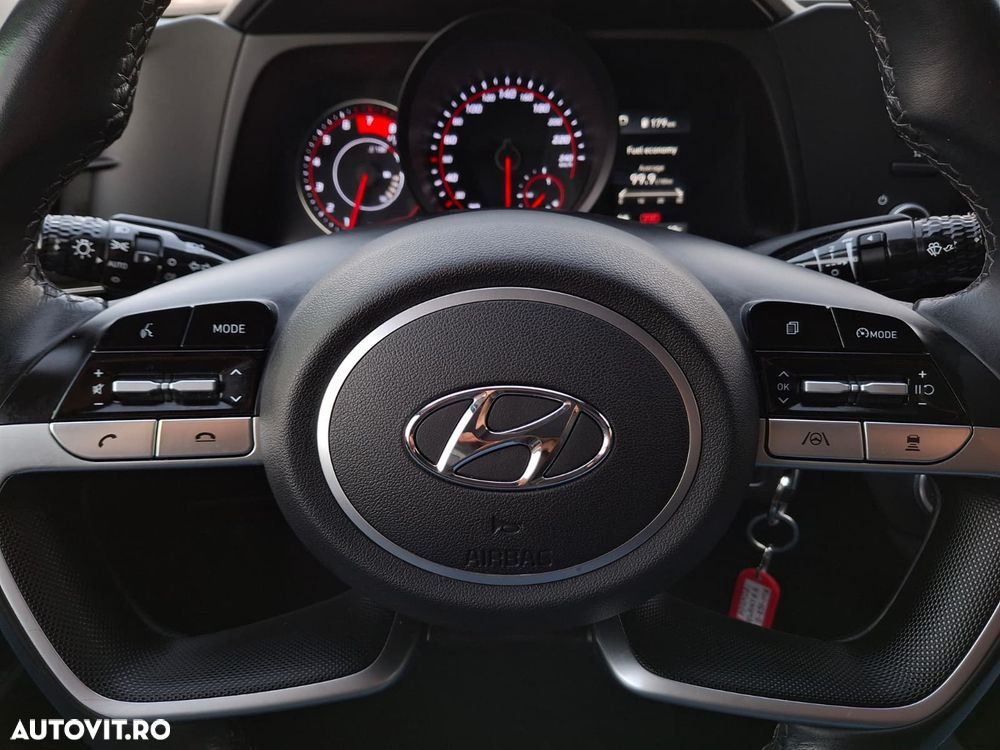 Hyundai Elantra - 24