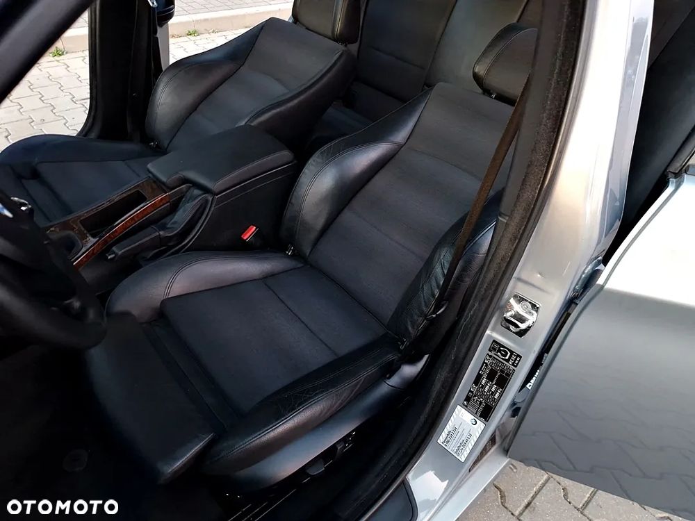 BMW Seria 3 320i - 39