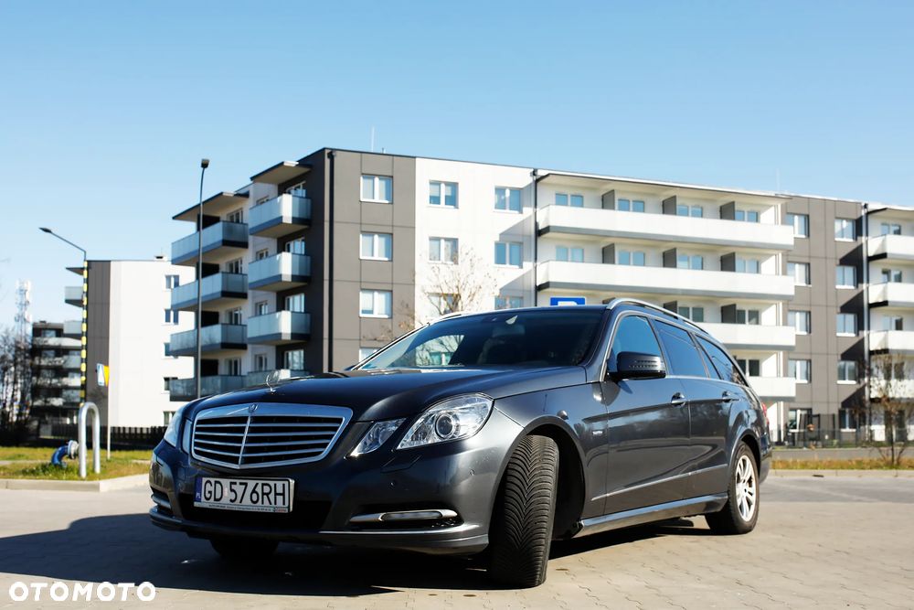 Mercedes-Benz Klasa E 200 BlueEFFICIENCY 7G-TRONIC Elegance - 2