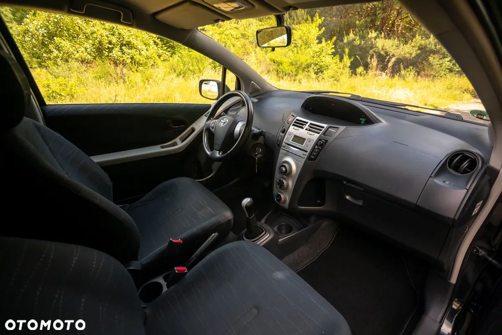 Toyota Yaris 1.0 VVT-i - 24