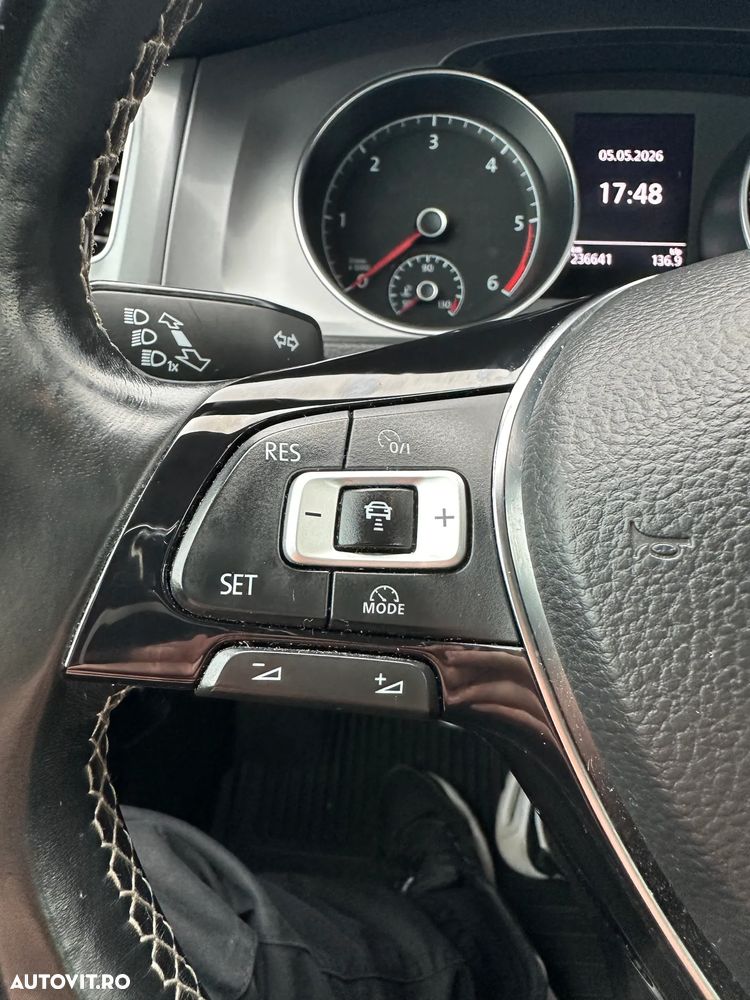 Volkswagen Golf - 11