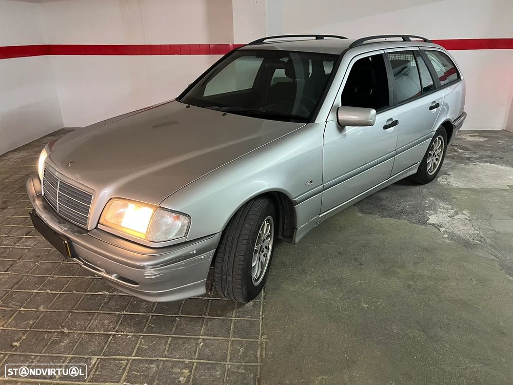 Mercedes-Benz C 220 D - 18