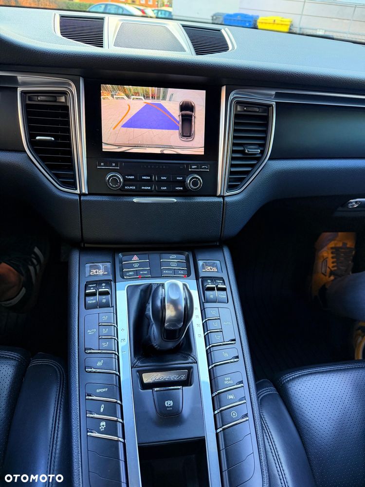 Porsche Macan - 31