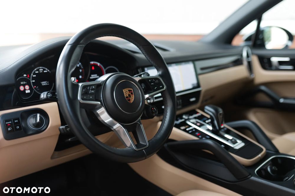 Porsche Cayenne Standard - 16