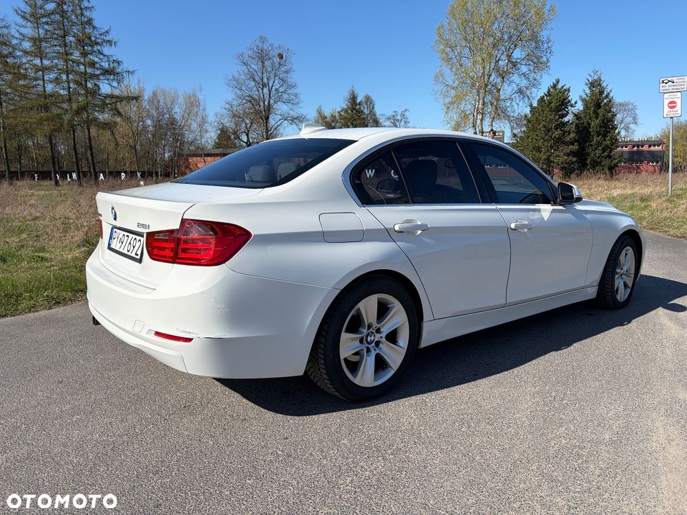 BMW Seria 3 328i xDrive - 6