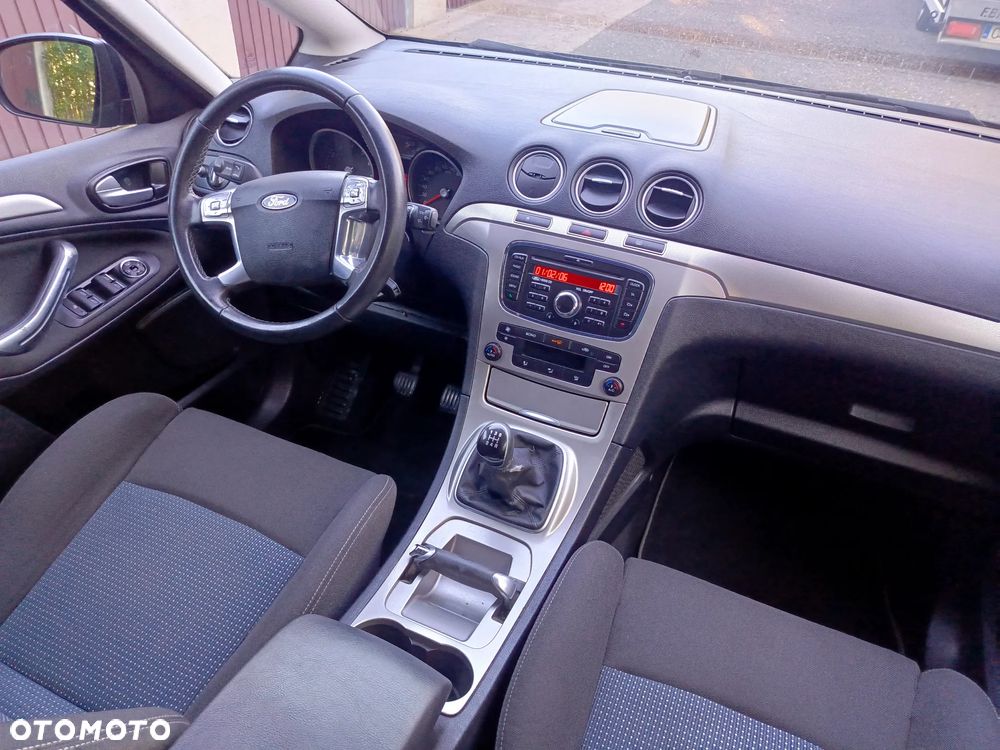Ford S-Max 2.0 Titanium - 24