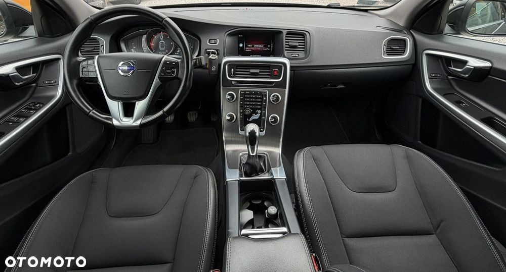 Volvo S60 D3 Drive-E Momentum - 11