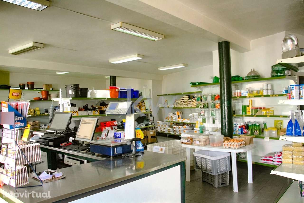 Espaço comercial | Regueira de Pontes | Estrada Nacional 109 - Grande imagem: 4/23