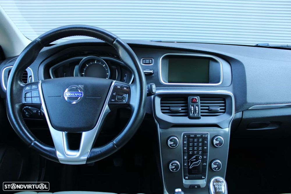 Volvo V40 1.6 D2 Momentum Eco - 27