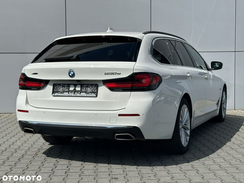 BMW Seria 5 530e xDrive Luxury Line - 12