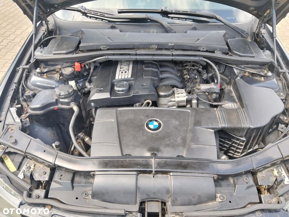 BMW Seria 3 318i - 16