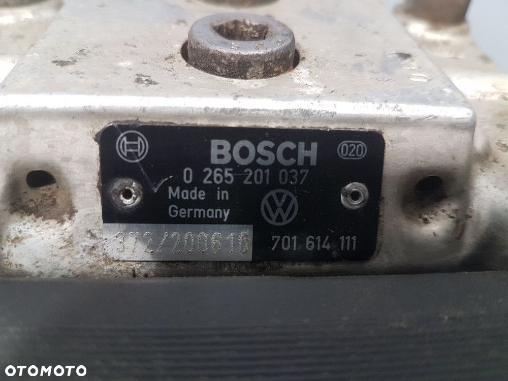 VOLKSWAGEN TRANSPORTER T4 2.4 POMPA ABS 0265201037 - 2