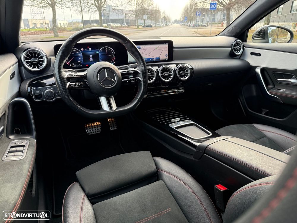 Mercedes-Benz A 250 e AMG Line - 10